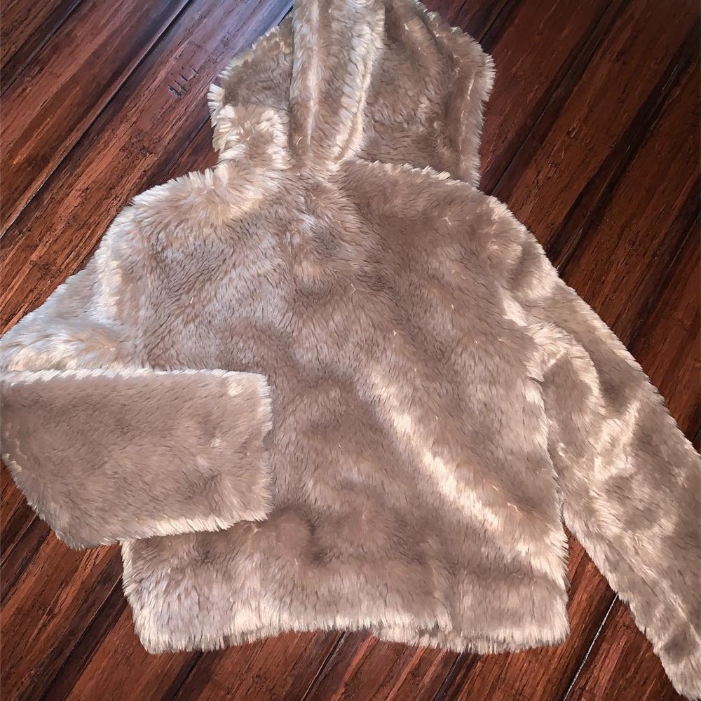 Fur jacket - Picture 3 of 3